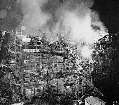 昭和43年6月2日夜、米軍機ファントムが建設中の大型計算機センターに墜落炎上。大学紛争の端緒となった。